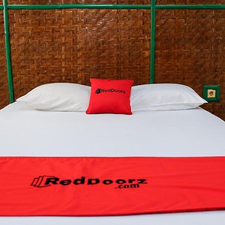 Reddoorz Plus Near Jalan Baru Bogor Esterno foto