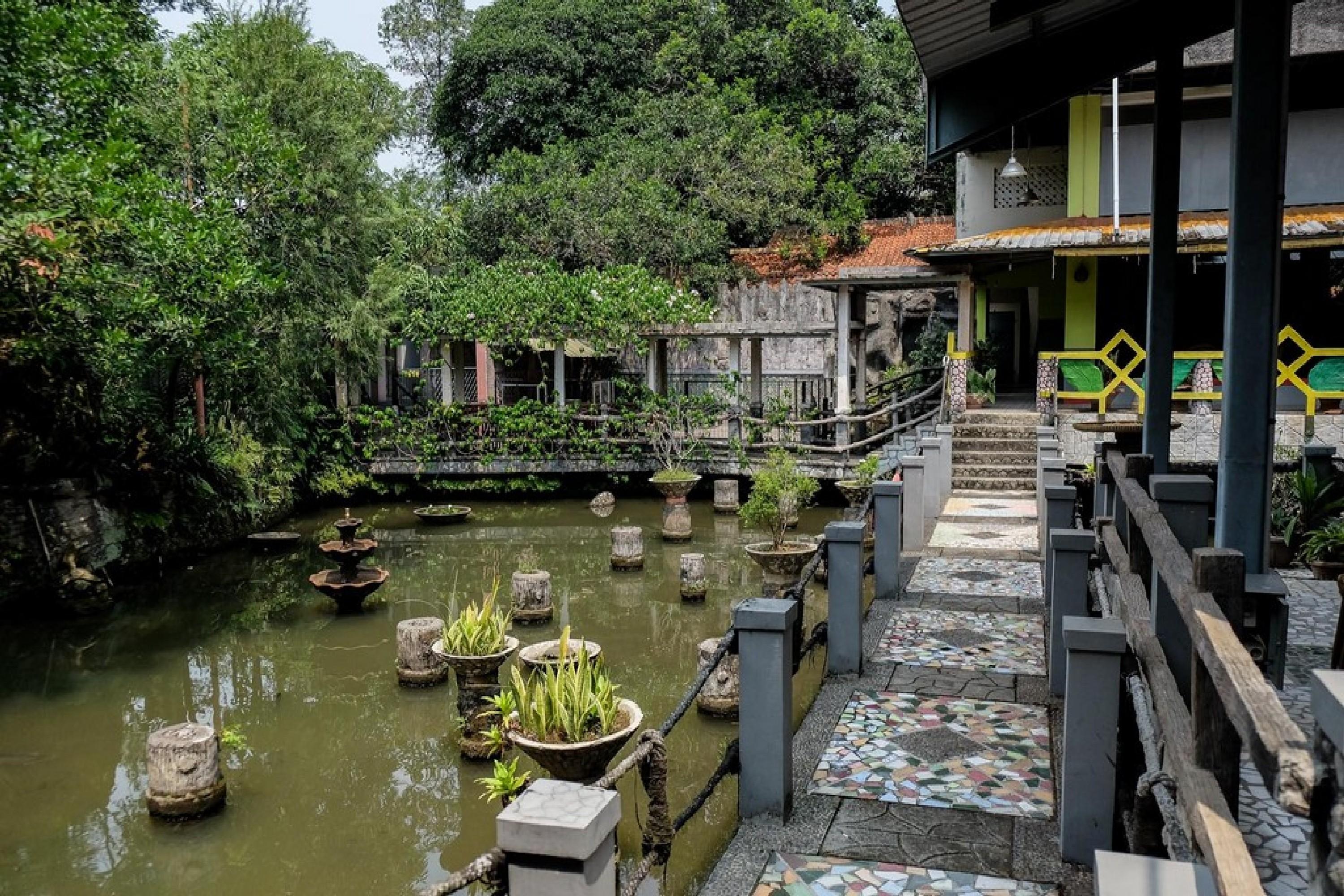 Hotel Reddoorz Plus Near Jalan Baru Bogor Esterno foto